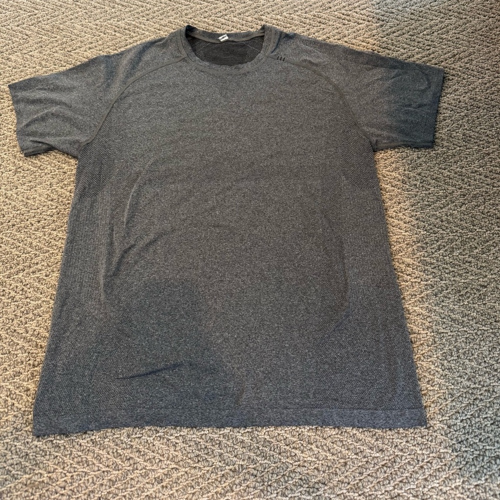 Lululemon Athletica Gray Short Sleeve Tee
